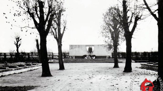 O pomniku na Cmentarzu Wojennym w Kołobrzegu