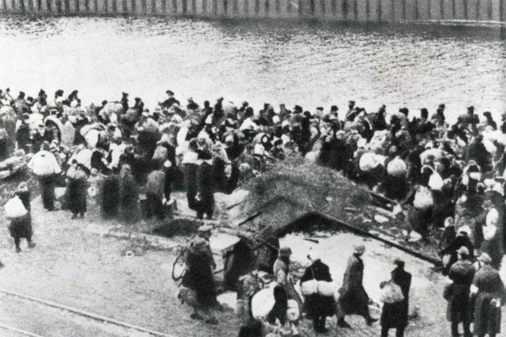 Ewakuacja ludności cywilnej w czasie oblężenia Kołobrzegu