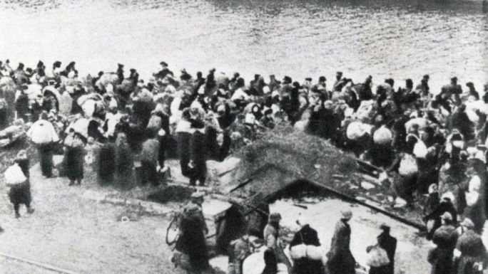 Ewakuacja ludności cywilnej w czasie oblężenia Kołobrzegu